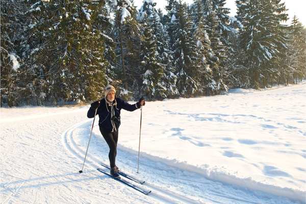 Vintereventyr på Ski – Perfekt for Hele Familien